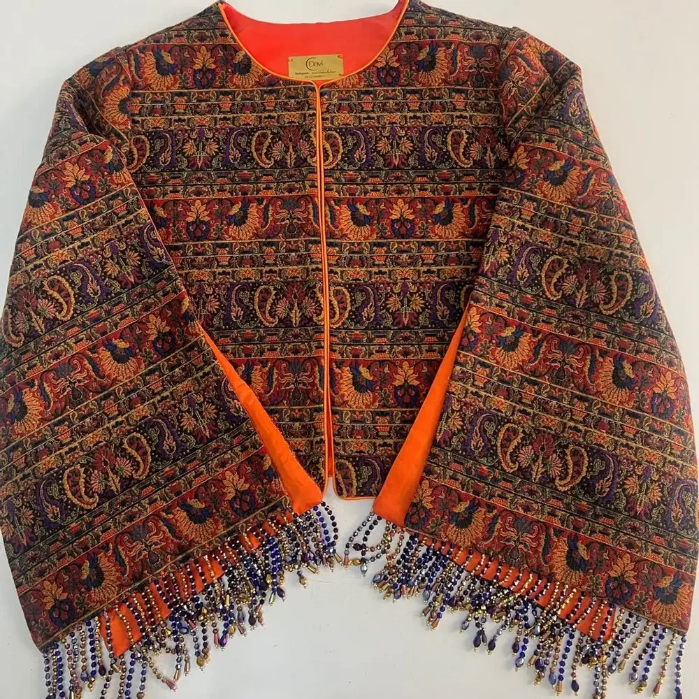 Prêt-à-porter - Une veste structurée en termeh orange tissé avec du coton naturel - DASTHAA