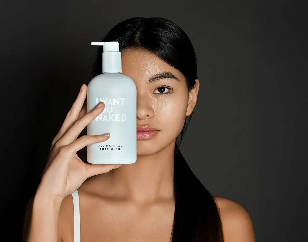 Soaps - Body Wash "FOR HEROES" in black and white bottles - I WANT YOU NAKED