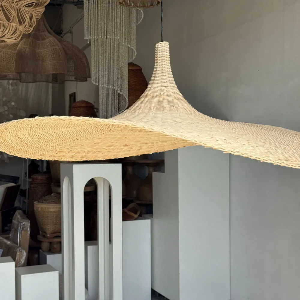 Suspensions - Très grande suspension en rotin en forme de chapeau D125 H50 - OFFICE OBJETS