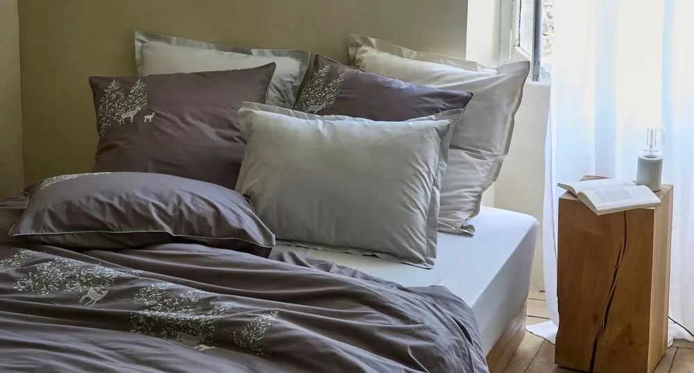 Bed linens - Trésor des Forêts embroidered bed linen - SYLVIE THIRIEZ