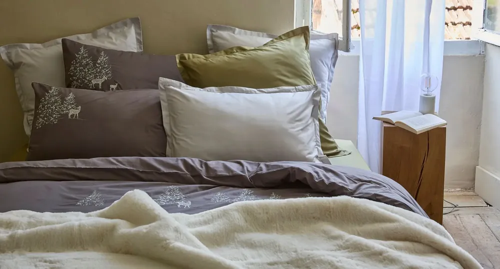 Bed linens - Trésor des Forêts embroidered bed linen - SYLVIE THIRIEZ