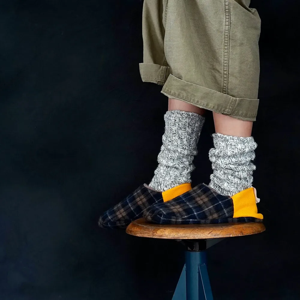 Chaussettes - JAPAN MADE Reversible room shoes / Shaggy Tartan × Micro Boa - MERIPPA