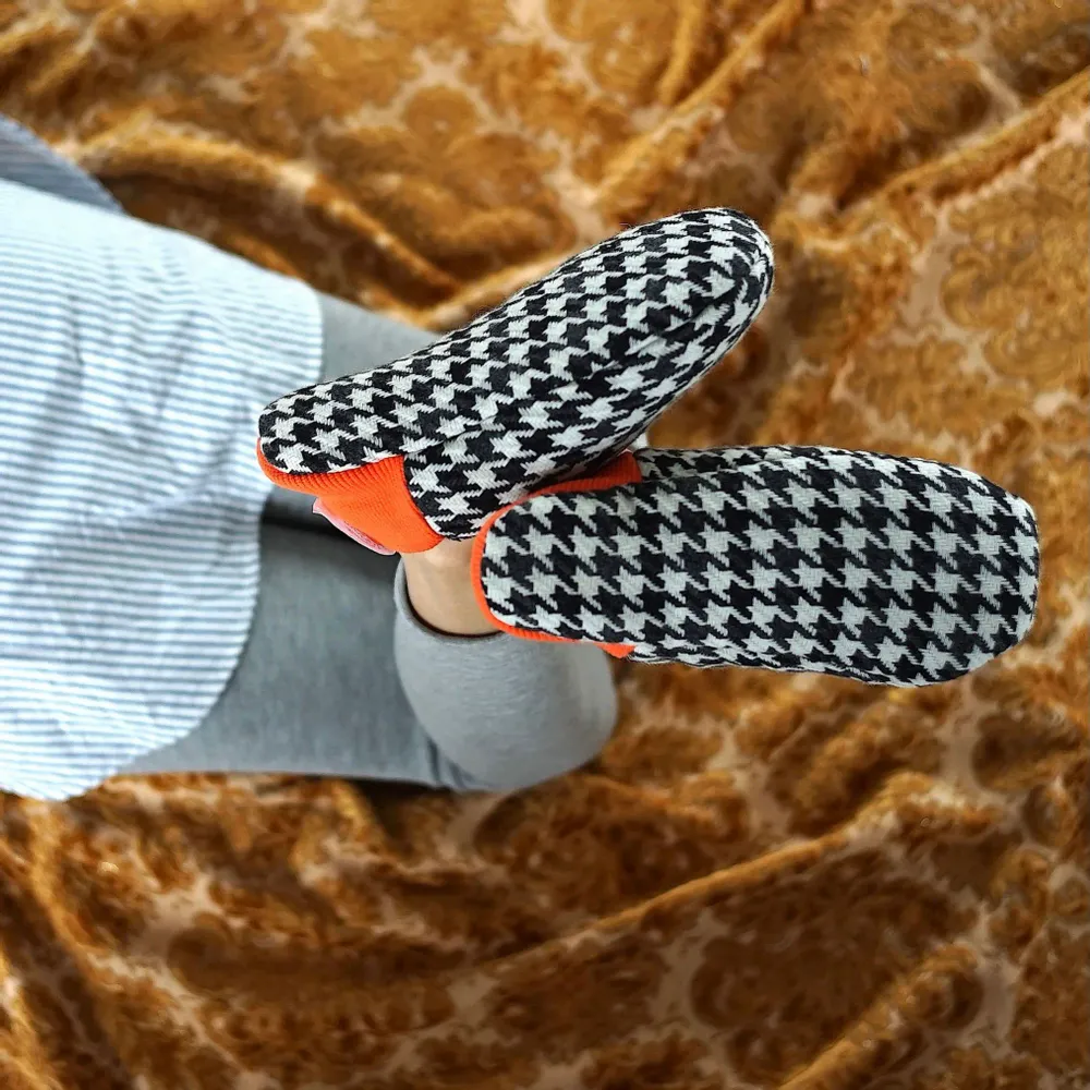 Chaussettes - JAPAN MADE Reversible room shoes / Houndstooth × Micro Boa - MERIPPA