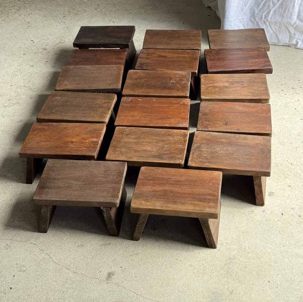 Repose-pieds - Petit stool, tabouret d'appoint en teck ancien, repose-pied indonésien - OFFICE OBJETS