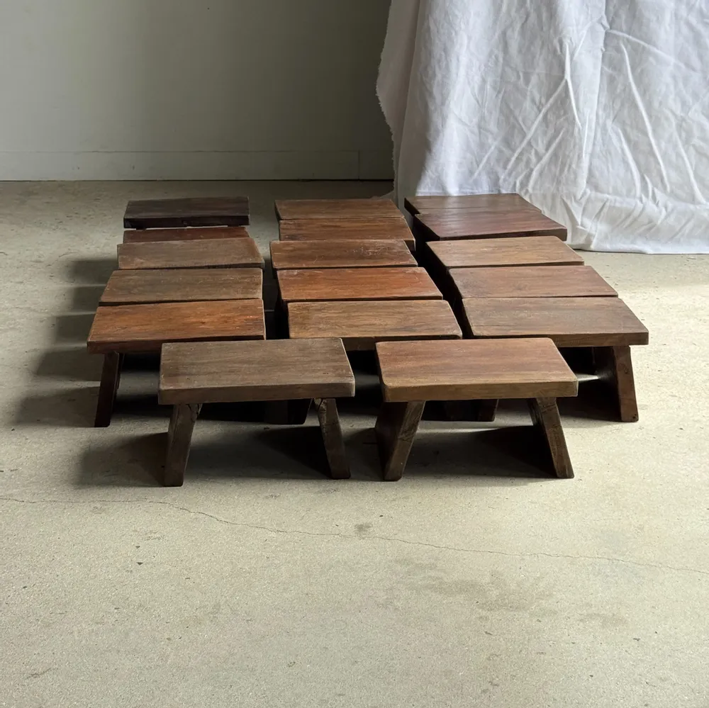 Repose-pieds - Petit stool, tabouret d'appoint en teck ancien, repose-pied indonésien - OFFICE OBJETS