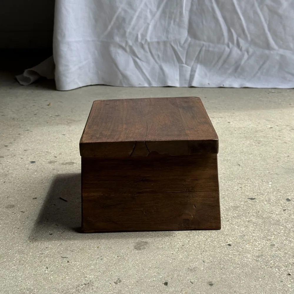 Repose-pieds - Petit stool, tabouret d'appoint en teck ancien, repose-pied indonésien - OFFICE OBJETS