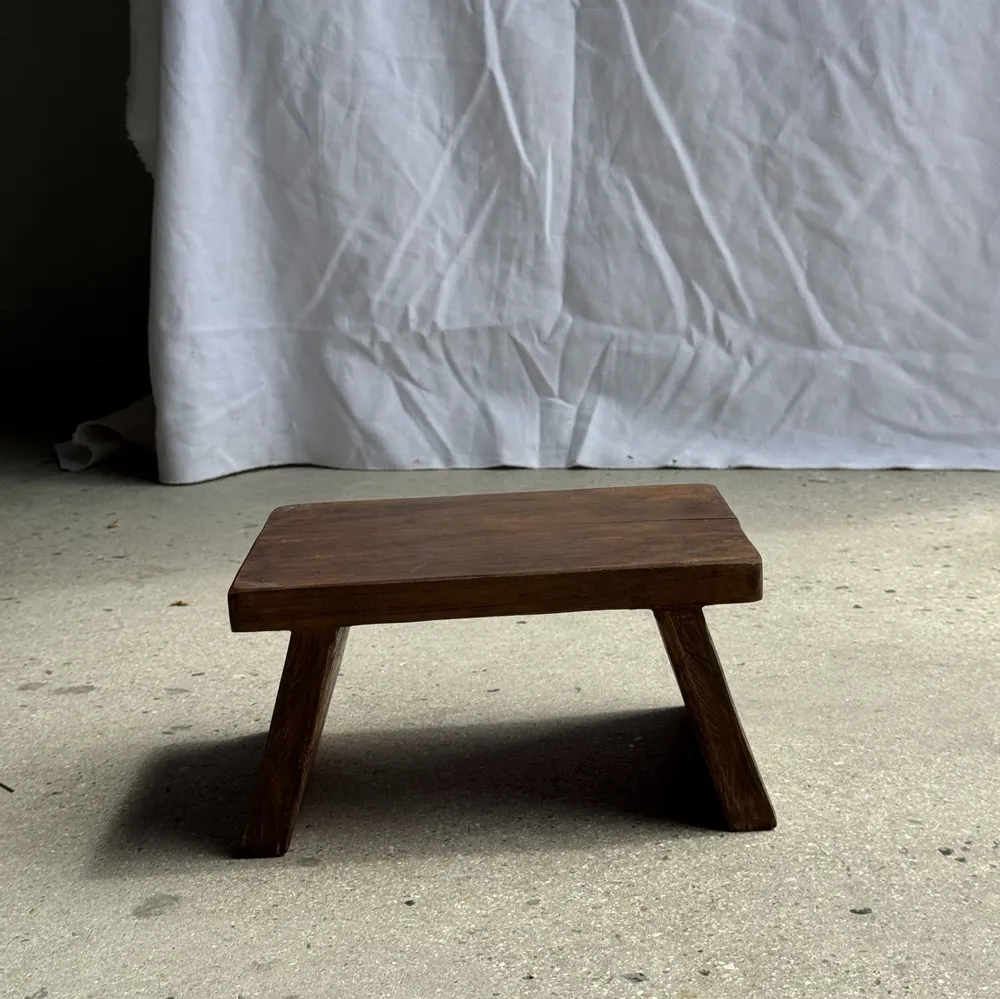 Repose-pieds - Petit stool, tabouret d'appoint en teck ancien, repose-pied indonésien - OFFICE OBJETS