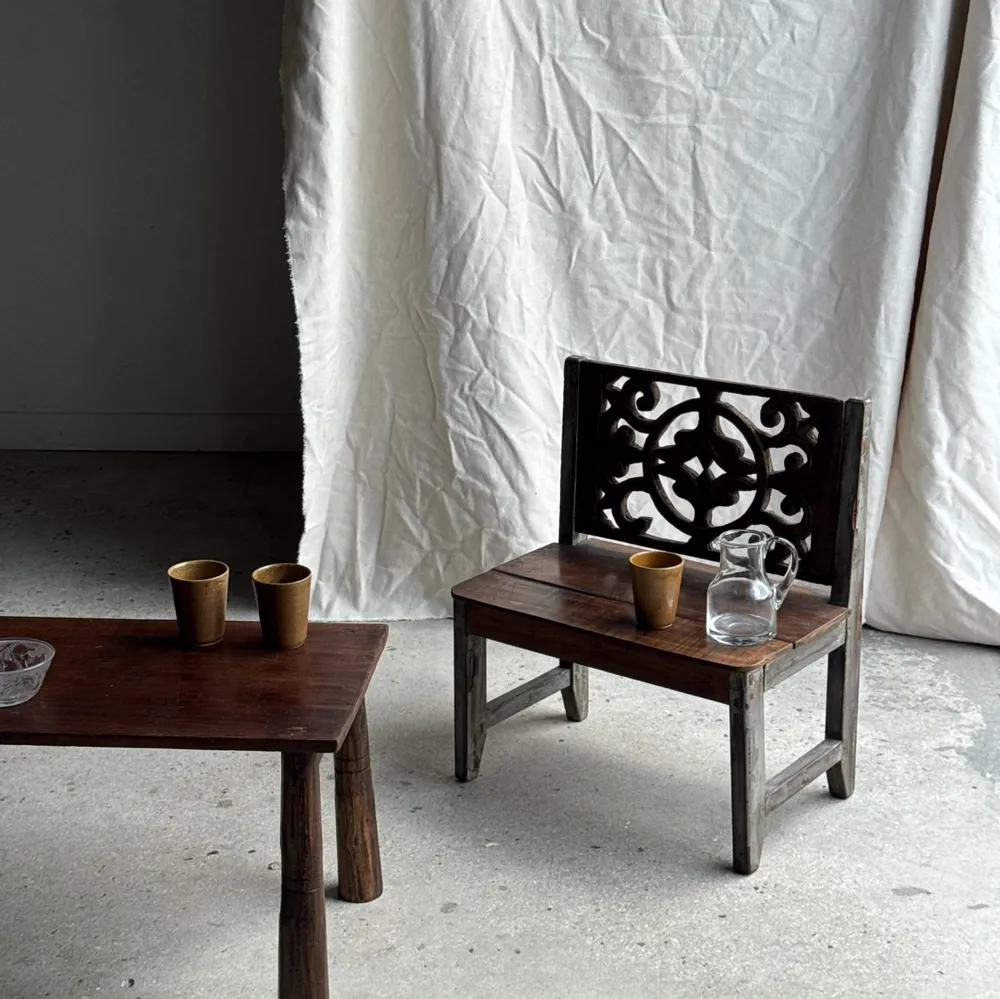 Benches - Mini bench with carved back with rosette and scroll pattern H59 L51 - OFFICE OBJETS