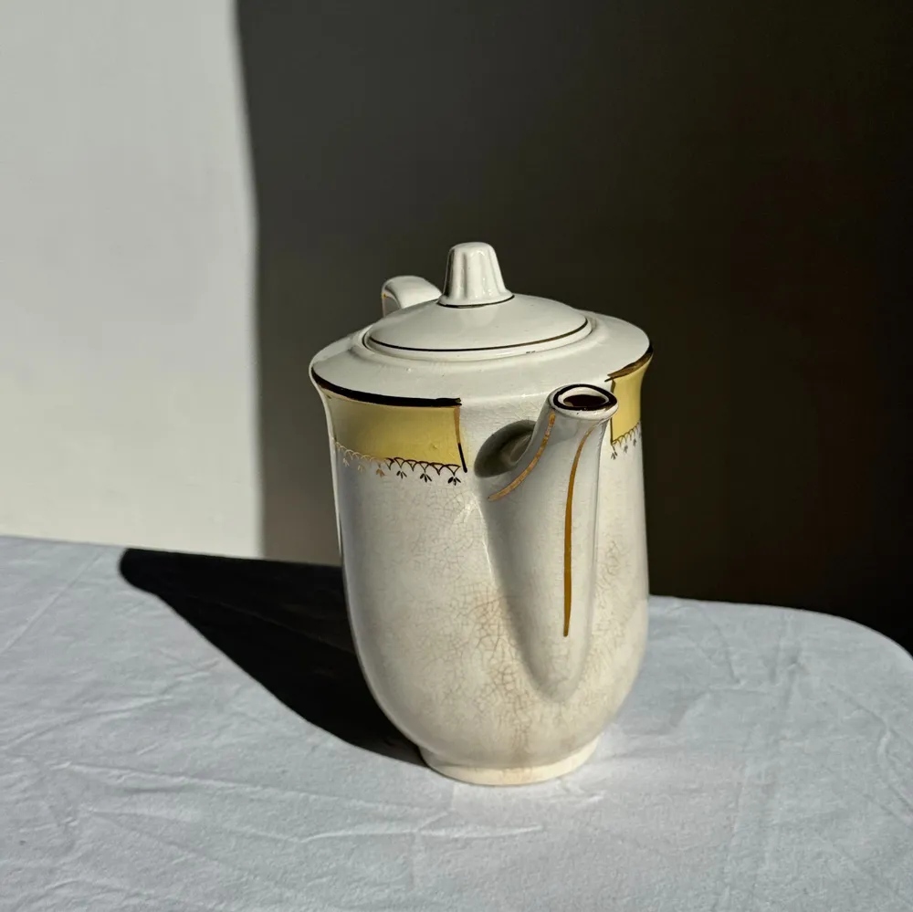 Carafes - L'Amandinoise ceramic teapot with yellow and gold frieze H21 - OFFICE OBJETS