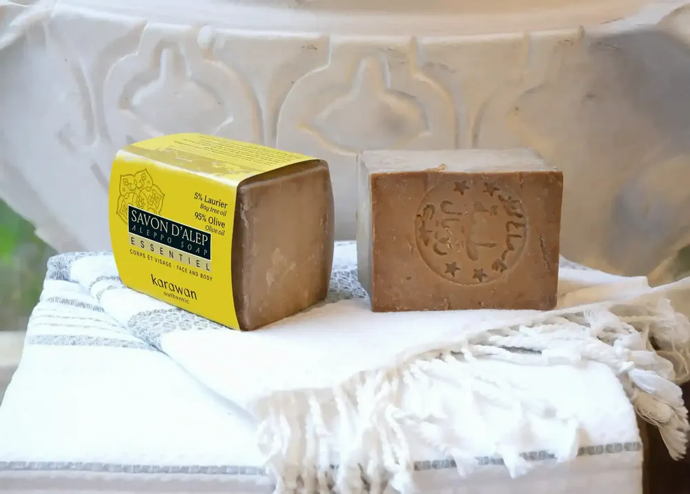 Savons - SAVON D'ALEP ESSENTIEL - OLIVE 95% & LAURIER 5% - PAR 24 - KARAWAN AUTHENTIC