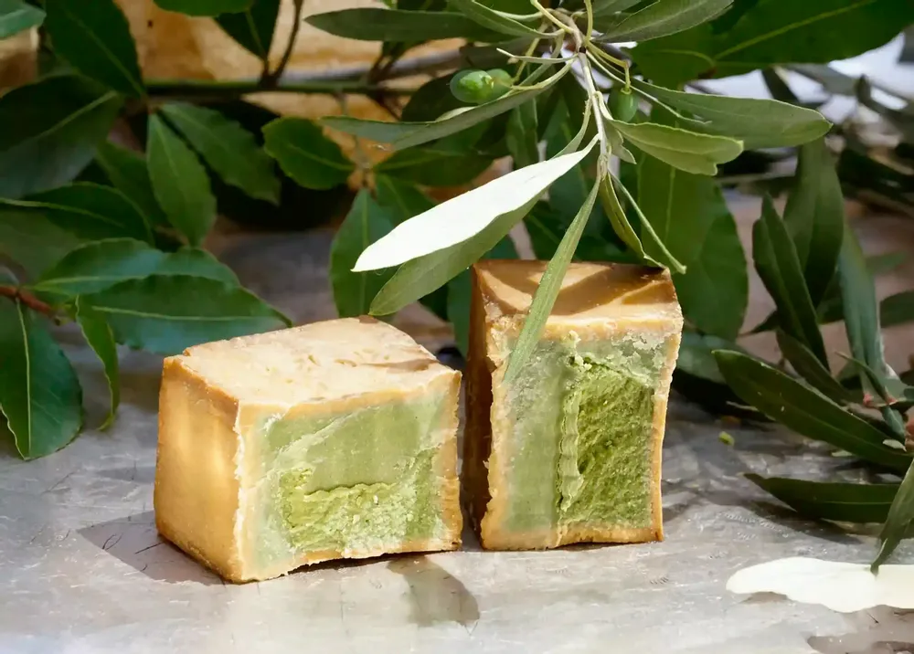 Savons - SAVON D'ALEP ESSENTIEL - OLIVE 95% & LAURIER 5% - PAR 24 - KARAWAN AUTHENTIC
