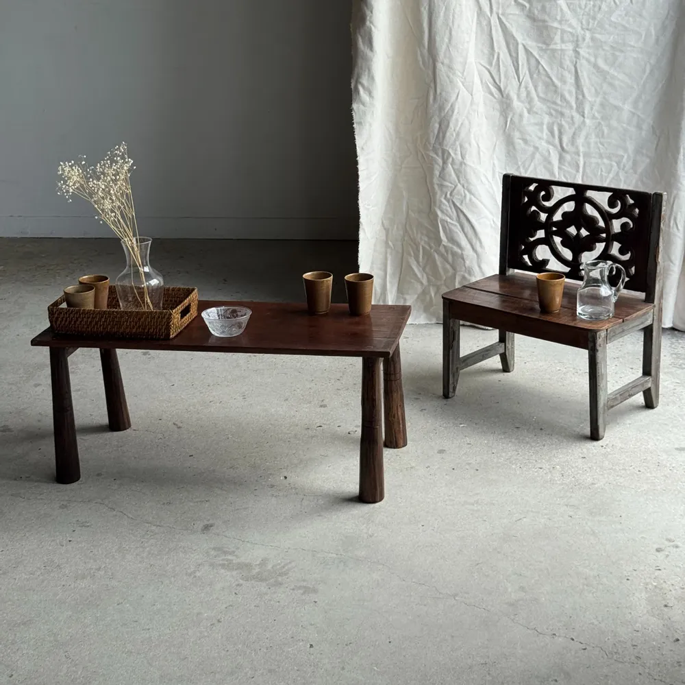 Tables basses - Table basse en teck brun de seconde main indonésienne pieds coniques - OFFICE OBJETS