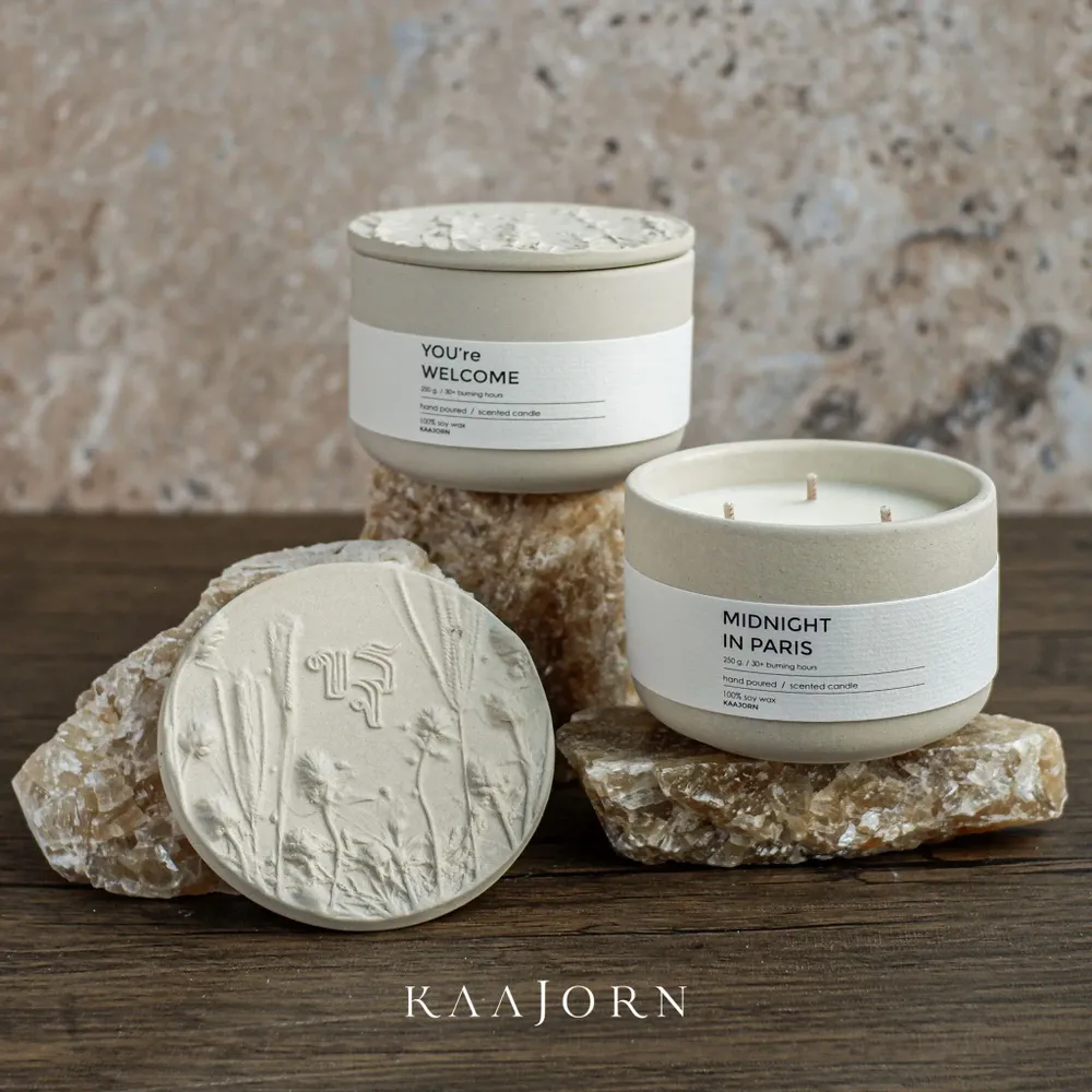 Bougies - Bougie au soja parfumée Kaajorn dans un récipient en céramique - KAAJORN