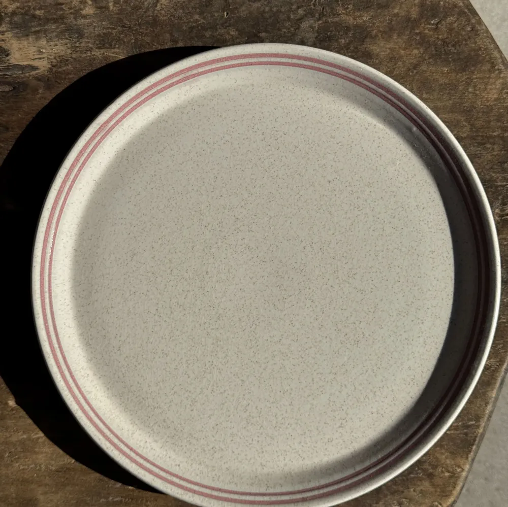 Assiettes au quotidien - Service de table Lunéville Atelier d'Art  8 assiettes et 2 plats - OFFICE OBJETS