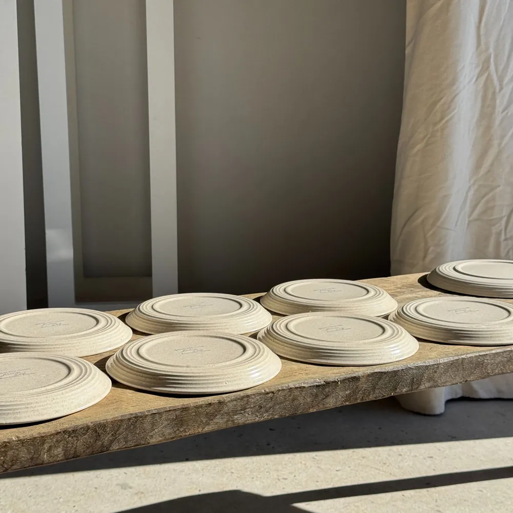 Assiettes au quotidien - Service de table Lunéville Atelier d'Art  8 assiettes et 2 plats - OFFICE OBJETS
