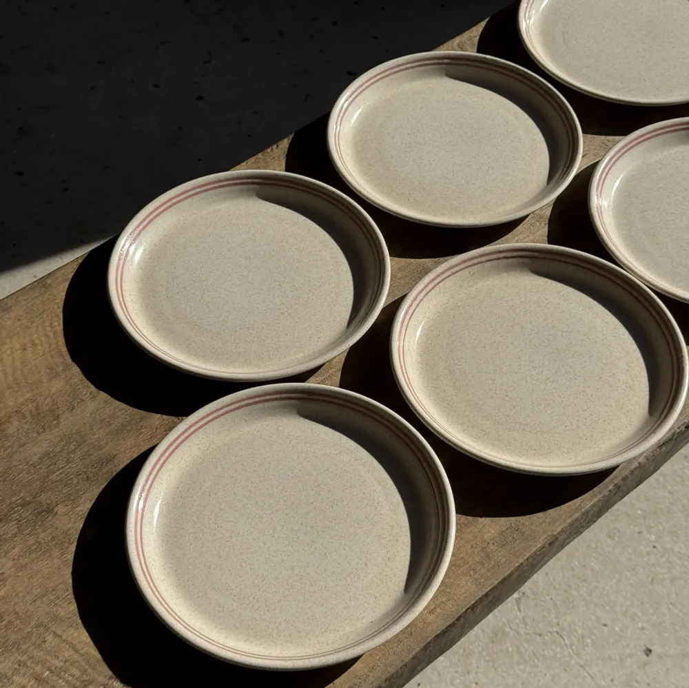 Assiettes au quotidien - Service de table Lunéville Atelier d'Art  8 assiettes et 2 plats - OFFICE OBJETS