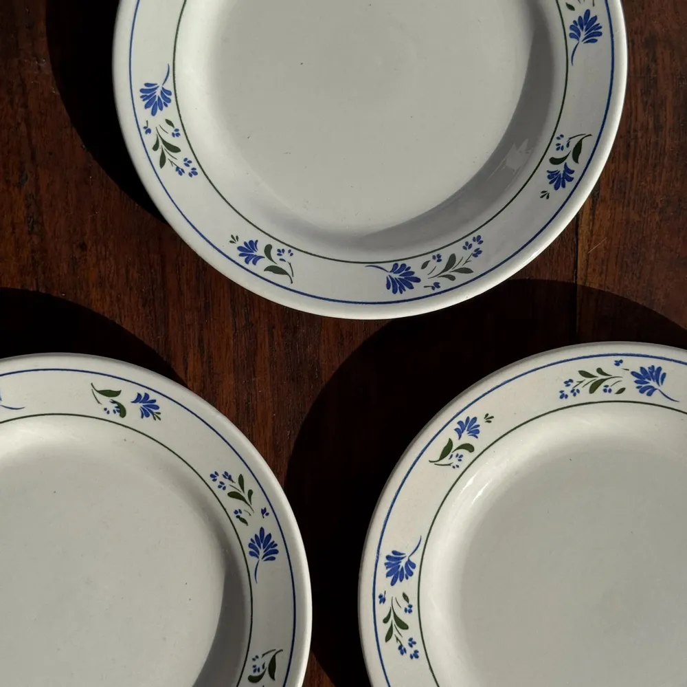 Everyday plates - Set of 3 small dessert plates with blue flower border Pas de Mar - OFFICE OBJETS