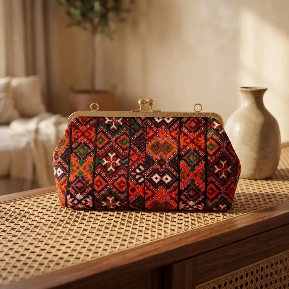 Sacs et cabas - Sac à fermoir clip brodé baloutche ambre et terracotta - DASTHAA