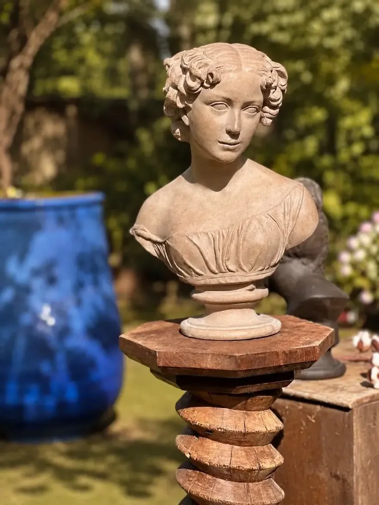 Outdoor decorative accessories - ROSA I – Contemporary Ceramic Decorative Bust - CERAMIC FACTORY