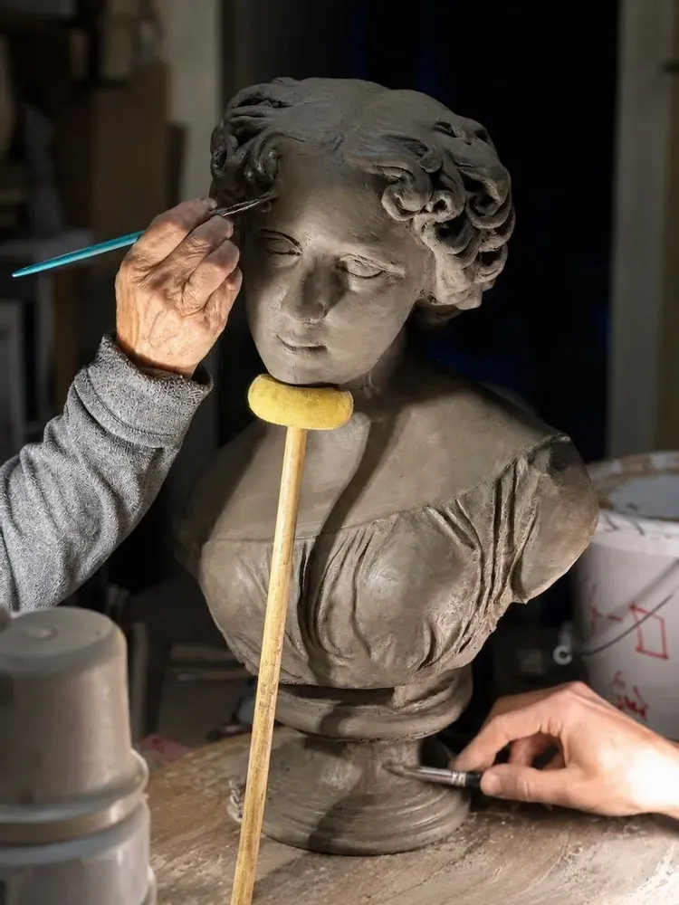 Outdoor decorative accessories - ROSA I – Contemporary Ceramic Decorative Bust - CERAMIC FACTORY