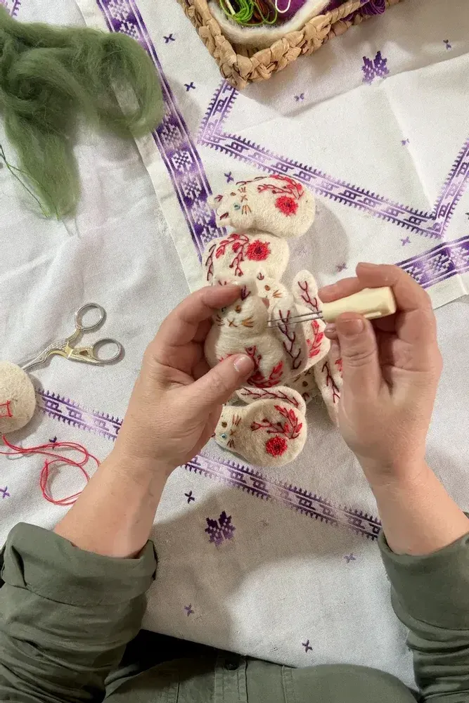 Christmas garlands and baubles - Quirky Cat Handcrafted Ornament - UNHCR/MADE51