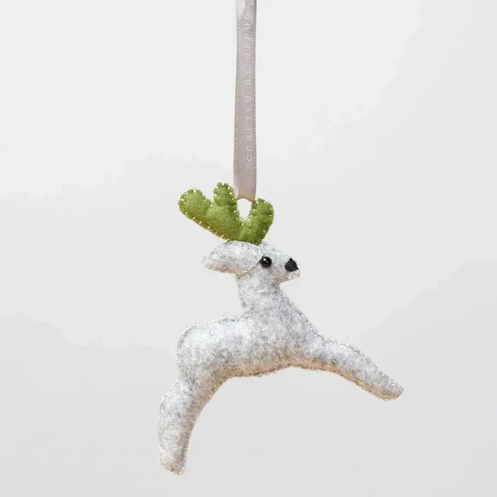 Christmas garlands and baubles - Dashing Deer Handcrafted Ornament - UNHCR/MADE51