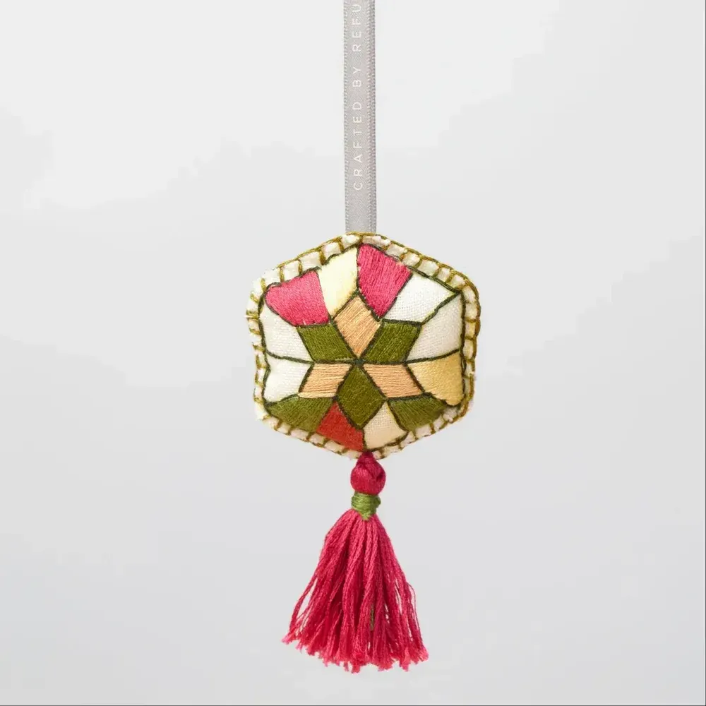 Christmas garlands and baubles - Aleppo Window Handcrafted Ornament - UNHCR/MADE51