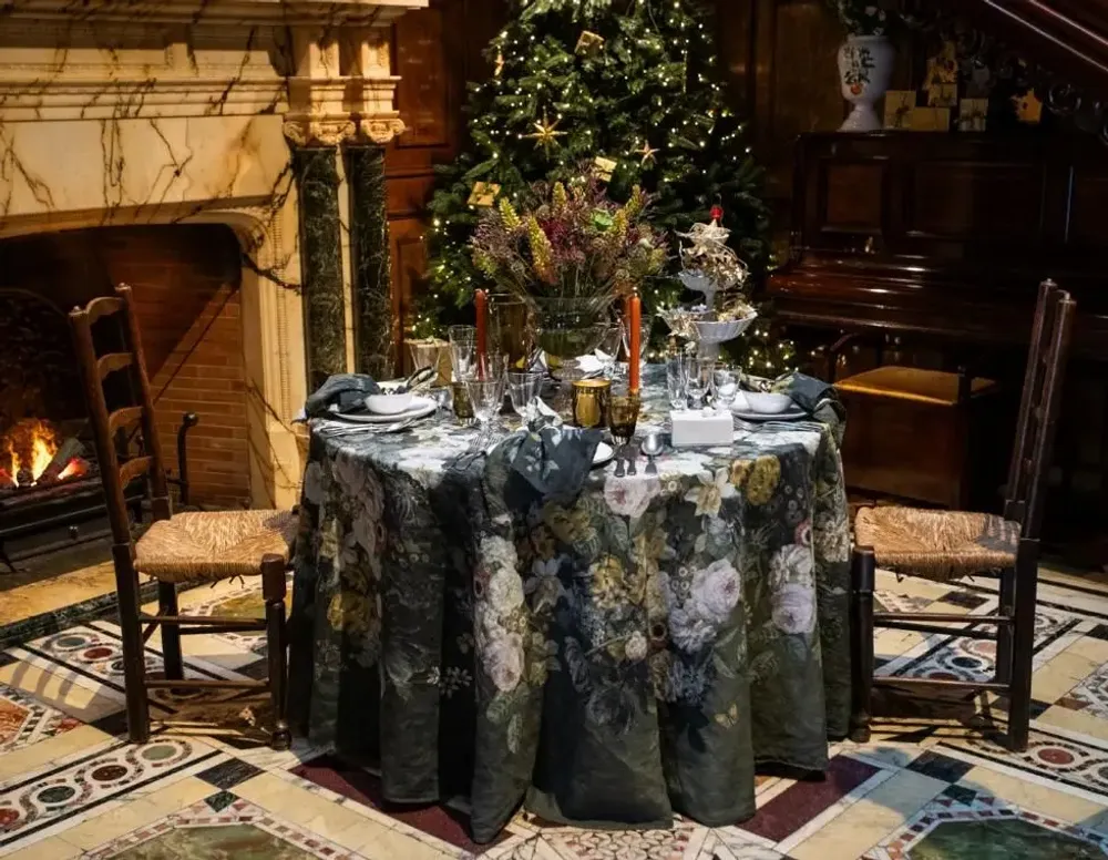 Table linen - STILL LIFE Linen Tablecloths and Napkins - SUMMERILL AND BISHOP