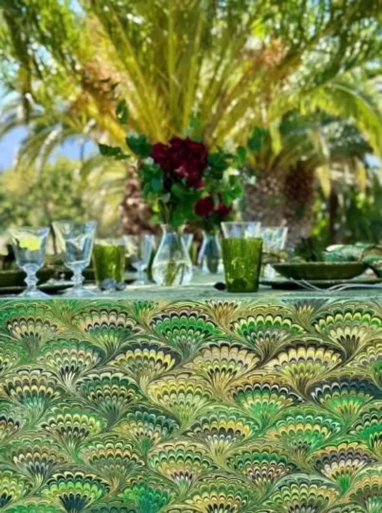 Table cloths - MARBLE FAN Linen Tablecloths and Napkins - SUMMERILL AND BISHOP