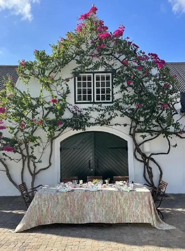 Table cloths - MARBLE FAN Linen Tablecloths and Napkins - SUMMERILL AND BISHOP