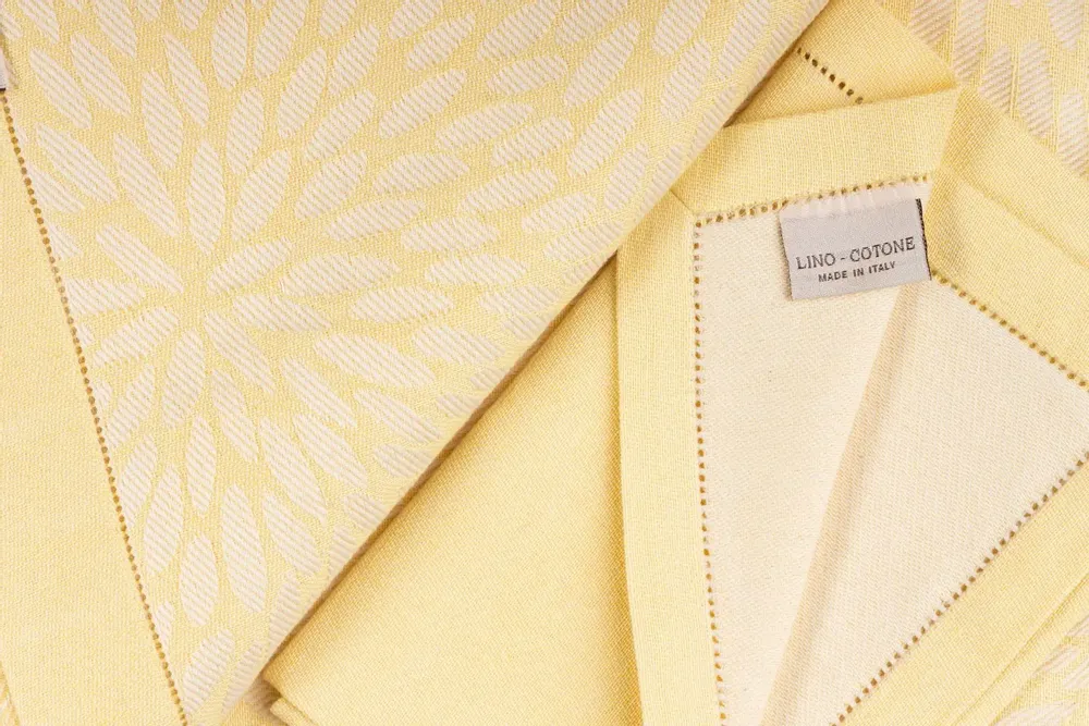Parfums pour soi et eaux de toilette - VILLA AMALFI NAPPE JAUNE 230cm x 170cm avec 8 serviettes assorties - CASA AMALFI