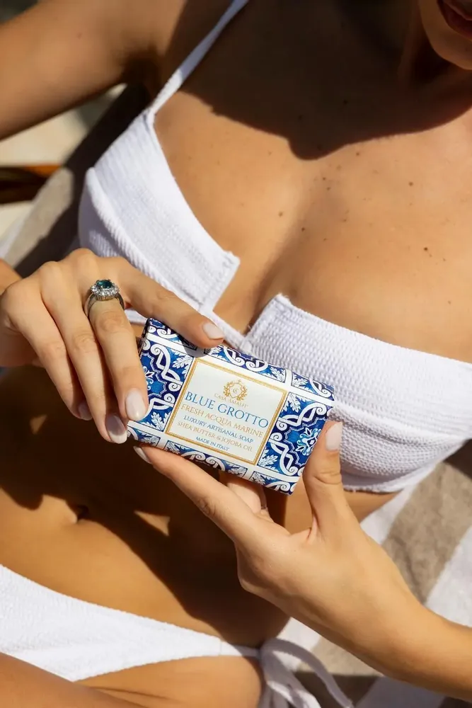 Fragrance for women & men - BLUE GROTTO BODY SOAP - Fresh Acqua Marine 150g - CASA AMALFI
