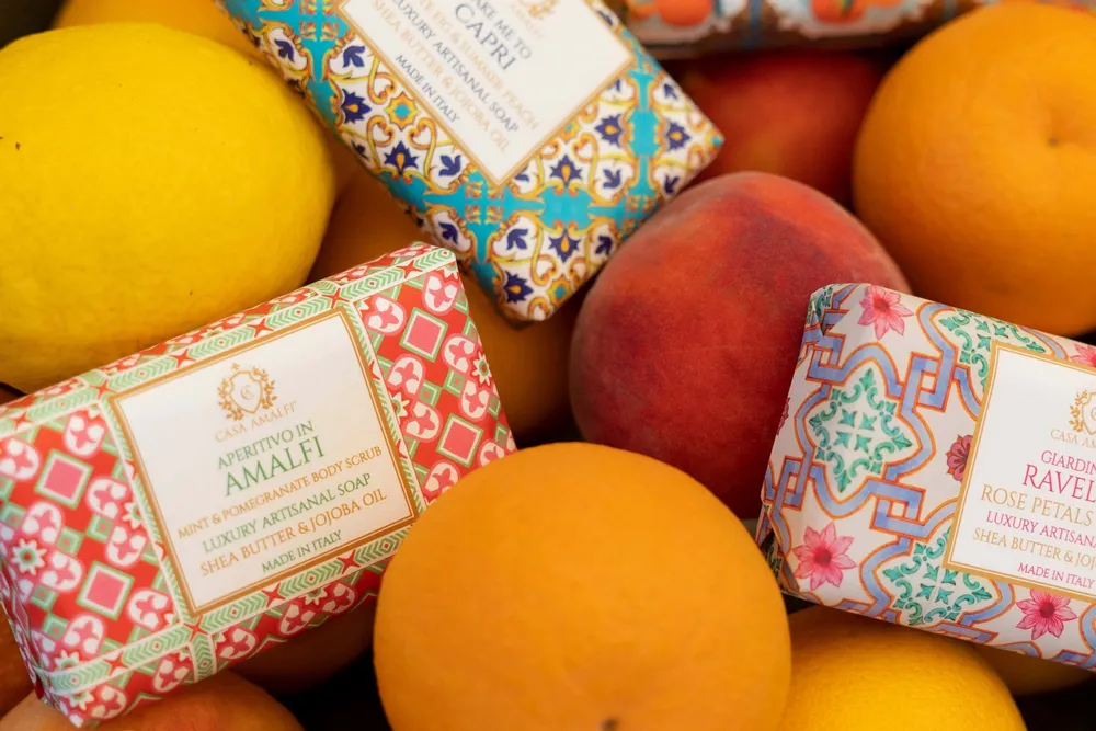 Parfums pour soi et eaux de toilette - APERITIVO IN AMALFI - Gommage pour le Corps Spritz di Frutta 150g - CASA AMALFI