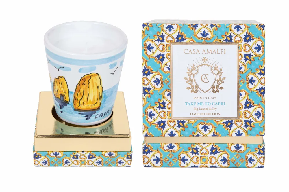 Parfums pour soi et eaux de toilette - TAKE ME TO CAPRI Bougie en Cire de Soja Faraglioni Peinte à la Main - Feuilles de Figuier & Lierre 200g - CASA AMALFI
