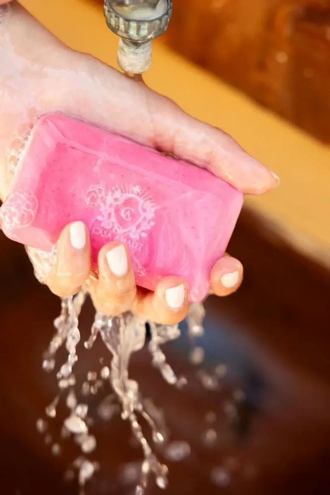 Fragrance for women & men - GIARDINI DI RAVELLO BODY SOAP - Rose Petals & Safron 150g - CASA AMALFI