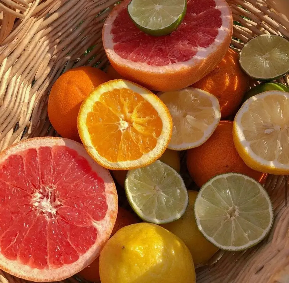 Parfums pour soi et eaux de toilette - SUMMER IN SORRENTO Bougie en Cire de Soja Peinte à la Main - Bergamote & Fleur d'Oranger 200g - CASA AMALFI