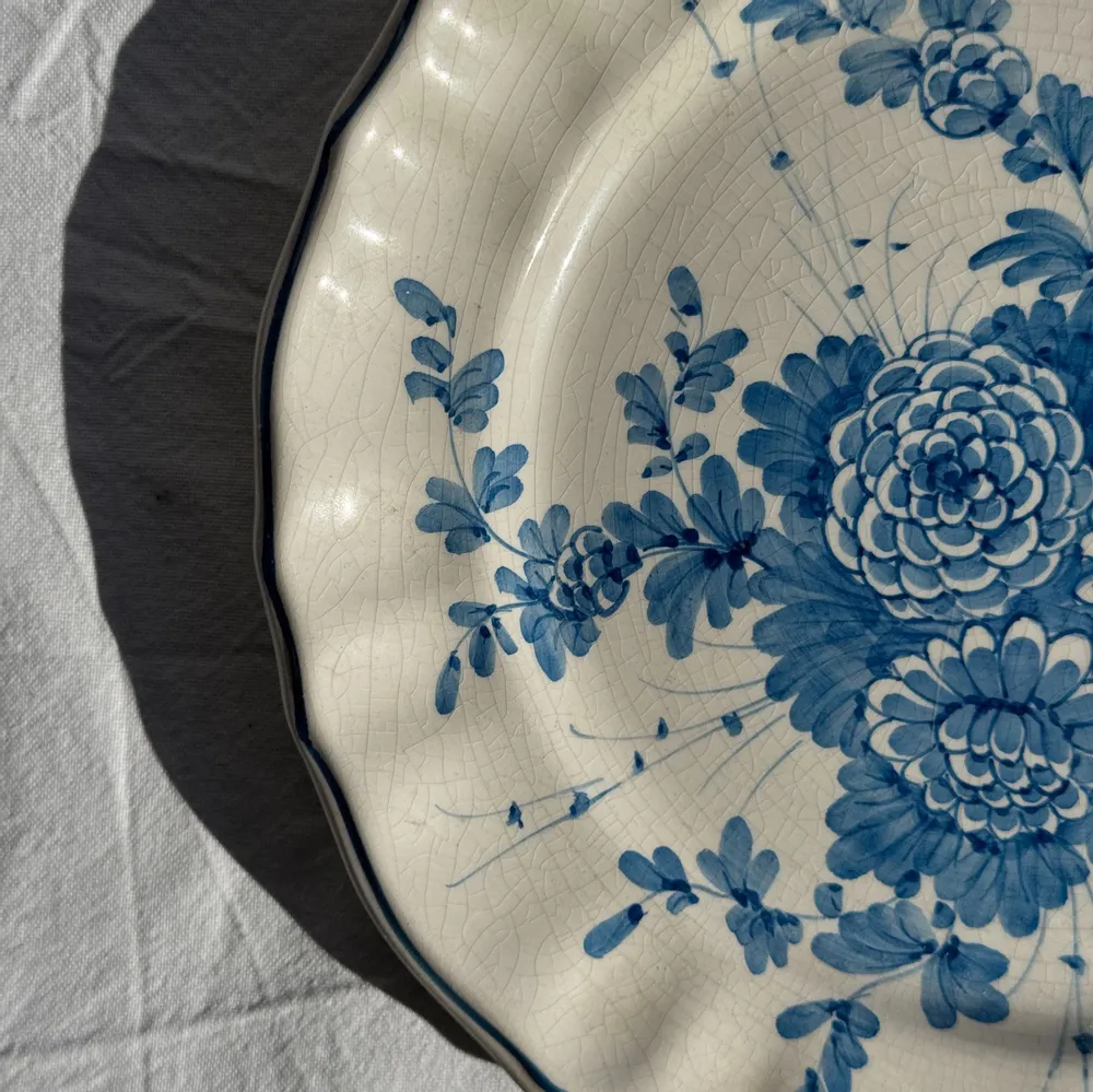 Assiettes au quotidien - Assiette décorative à motif d'oiseau stylisé D24,5 - OFFICE OBJETS
