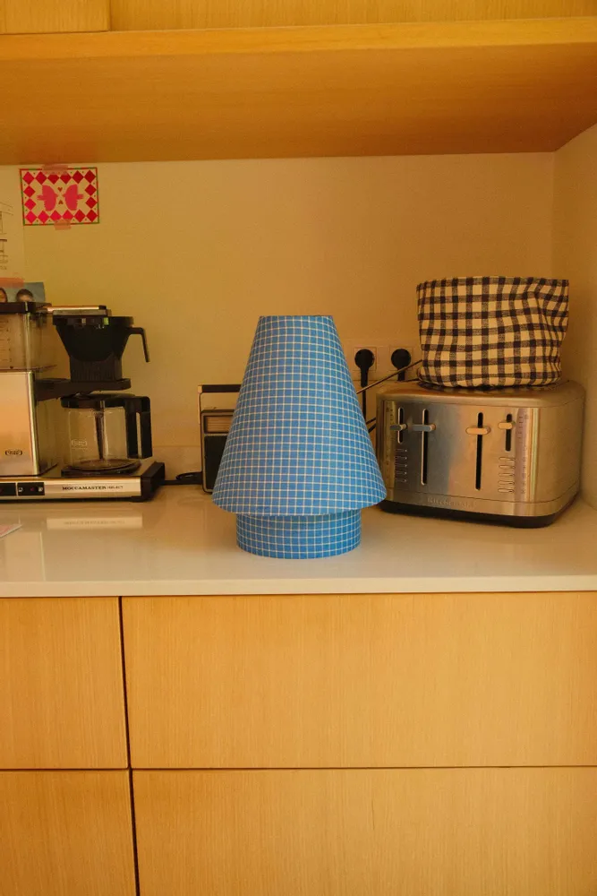 Objets de décoration - Lampe SIMONE - Vichy bleu et blanc - STUDIO AL OESTÉ