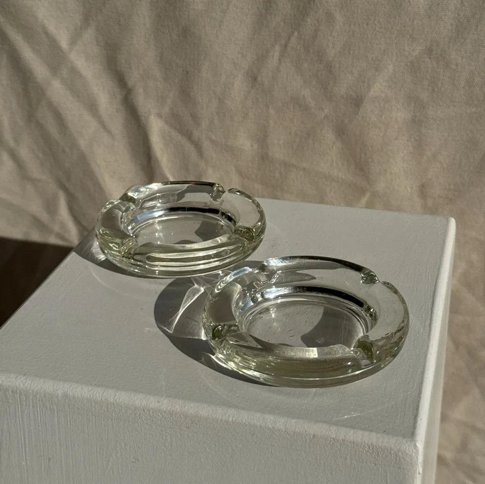 Objets de décoration - Lot de 2 cendriers vintage en verre épais porte-cigarettes D11,5 H2,5 - OFFICE OBJETS