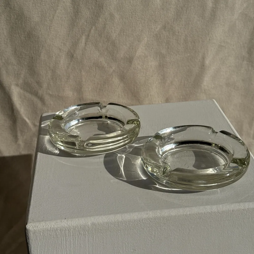 Objets de décoration - Lot de 2 cendriers vintage en verre épais porte-cigarettes D11,5 H2,5 - OFFICE OBJETS