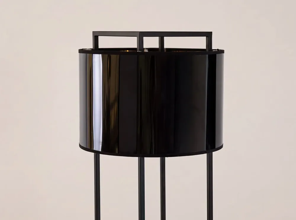 Lampadaires - Lampadaire en PVC noir et doré brillant et acier noir - ANGEL CERDÁ