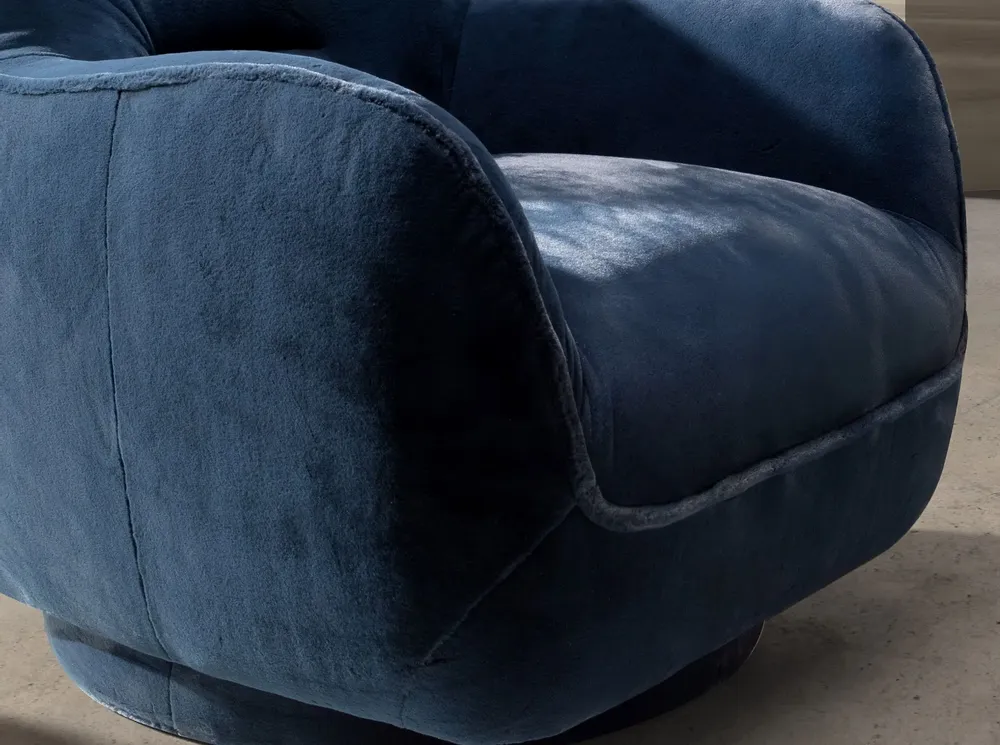 Fauteuils - Fauteuil pivotant en velours bleu foncé - ANGEL CERDÁ