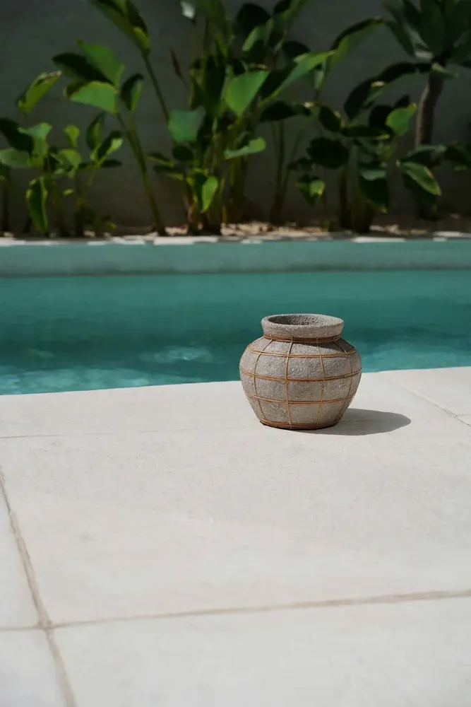 Vases - Le Vase Belly - Béton Gris Naturel - S - BAZAR BIZAR LIVING