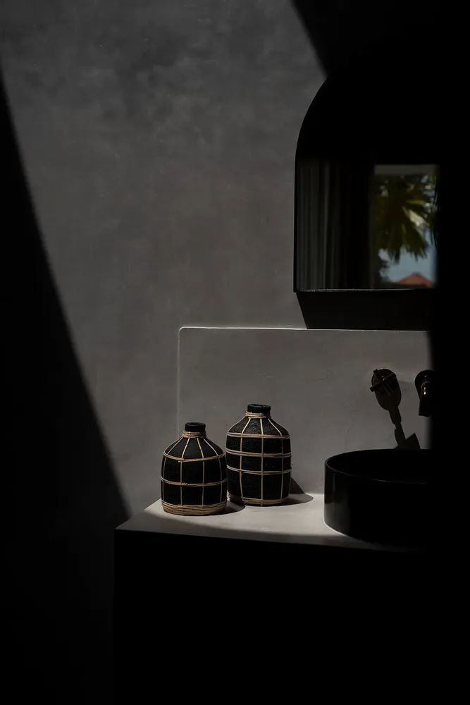 Vases - The Whoopy Vase - Black Natural - M - BAZAR BIZAR LIVING