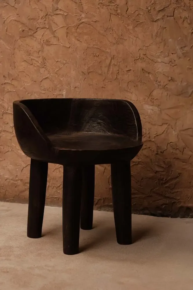 Tabourets - La Chaise Basse Sit Happens - Noyer Foncé - BAZAR BIZAR LIVING