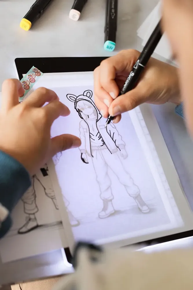 Loisirs créatifs pour enfant - SYCOMORE Manga - XL TABLETTE LUMINEUSE RECHARGEABLE - CRÉATION MANGA - SYCOMORE