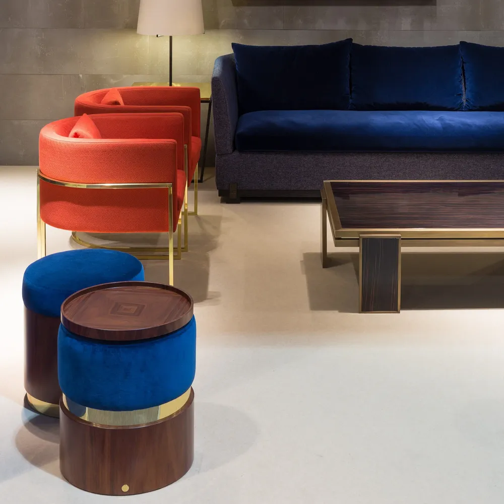 Stools for hospitalities & contracts - Lune B Round Pouf diam 40cm, Fabric seat, Brass & wood Base - DUISTT