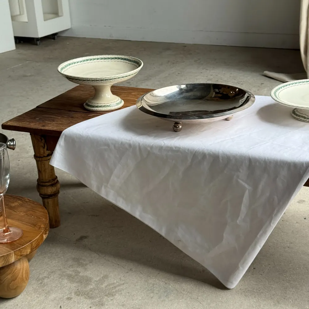 Plats et saladiers - Plat à piédouche en faïence frises végétales vertes H12 D24 - OFFICE OBJETS