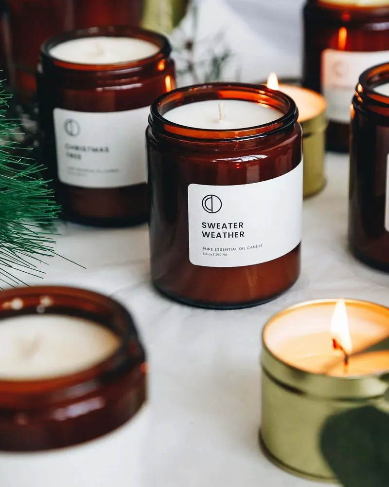 Bougies - Sweater Weather (Pin + Sapin + Clou de girofle) | Bougie en pot ambré |250ml - OCTŌ