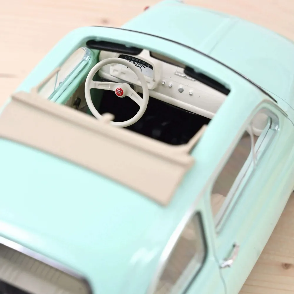 Cadeaux - Fiat 500 L 1968 Bleu Pastel cadeau de naissance 1/18 - NOREV